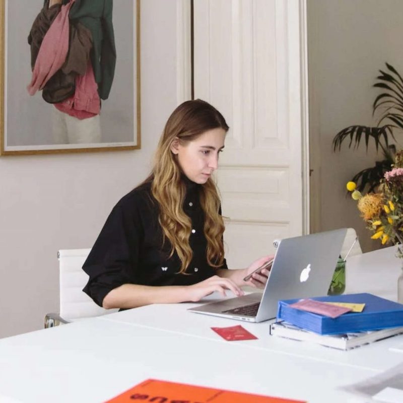 Herramientas útiles para trabajar desde casa como asistente