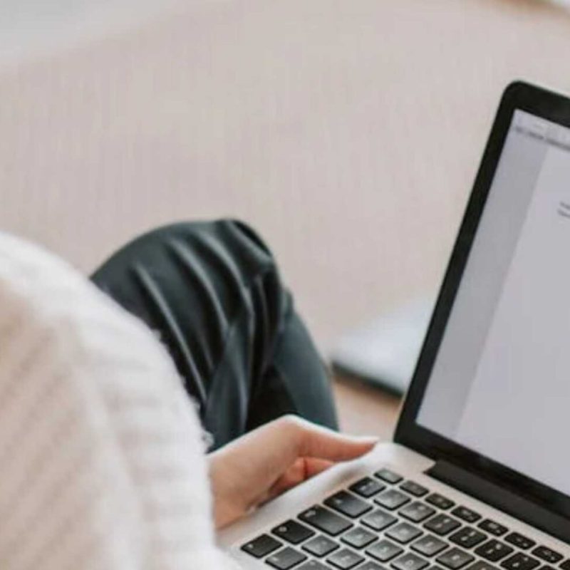 Cómo convertirte en copywriter y que te paguen por escribir desde casa