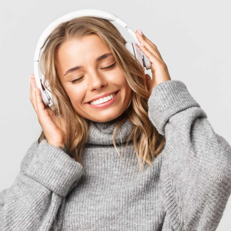 7 plataformas con las que puedes ganar dinero escuchando música