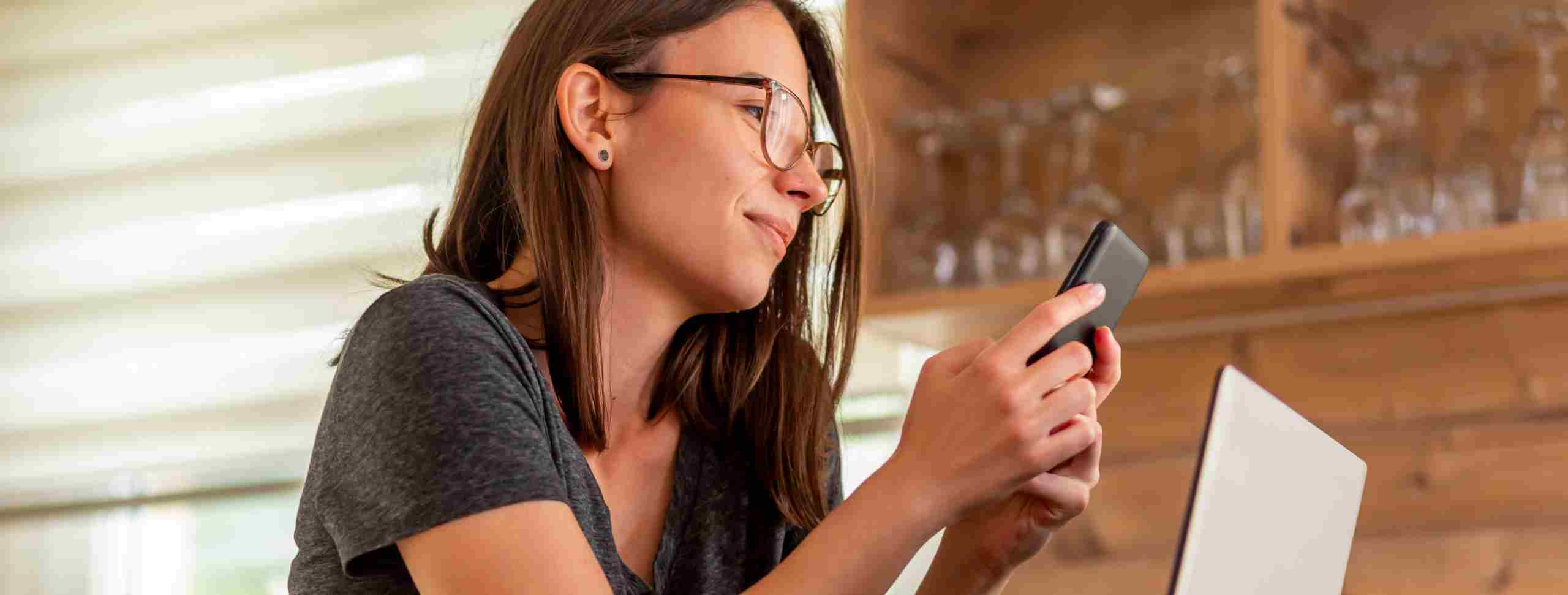 10 trabajos remotos que puedes hacer en solo una hora al día
