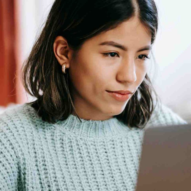 5 trabajos remotos de medio tiempo que puedes hacer sin experiencia