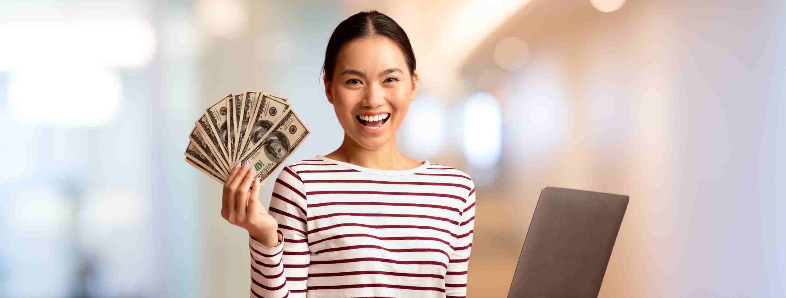 5 trabajos remotos que pagan $15 dólares por hora